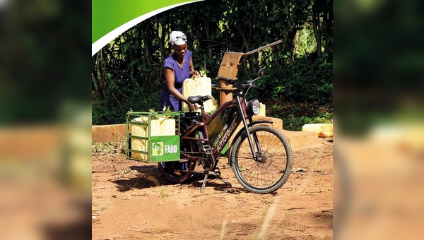 Foto: AfricroozE/Eurist - Das AfricroozE – Ebike wurde von EURIST e.V. gemeinsam mit der ugandischen NGO FABIO für den Einsatz im ländlichen und städtischen Afrika entwickelt und mit technischer Expertise aus Indien und Deutschland realisiert.