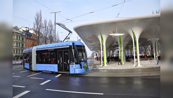 An MVG-Stationen wie der Münchner Freiheit sollen künftig Fahrräder ausgeliehen werden können.