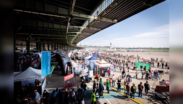 VELOBerlin bereitet die zweite Ausgabe am Flughafen Tempelhof vor.