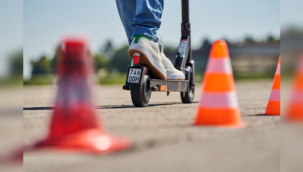 Der ADAC hat E-Scooter unter die Lupe genommen. 