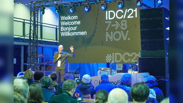 Vertriebsleiter Henning Thomas konnte beim IDC erstmals seit zwei Jahren wieder die Handelspartner von Urban Arrow in Amsterdam begrüßen.