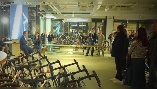 Foto: Tout Terrain - Stephanie Römer eröffnet den neuen Experience Center in Berlin