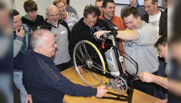 Händler bei der Technik-Schulung in Cloppenburg