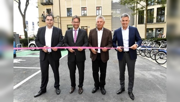 Bei der Eröffnung (von links): Ingo Wortmann, Florian Pronold, Dieter Reiter, Peter Schwarzenbauer.