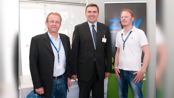 Treffen in Berlin: Siegfried Neuberger und Stephan Schreyer vom ZIV zusammen mit Jan Mücke (Mitte).