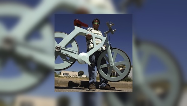 Izhar Gafni und das von ihm erfundene Cardboard Bike