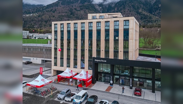 Thömus scheute für die Eröffnung des Flagship-Stores im liechtensteinischen Schaan keinen Aufwand