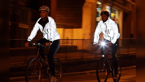 Reflektierende Fahrradbekleidung ist die Spezialität der Briten.