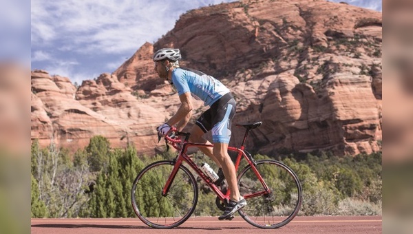 Der unterfränkische Fahrradhersteller bietet künftig auch Bikewear