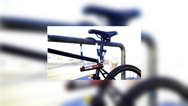Skunk Lock: Fahrradschloss mit Überraschungspotential für Fahrraddiebe.