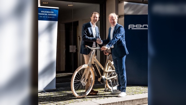 Foto: VW FS (Archiv velobiz.de) - Christian Dahlheim (links) tritt die Nachfolge von Janus Smalbraak als CEO von Pon Holdings an. 