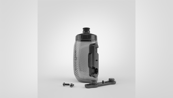 Innovativ: die Twist bottle 450 von Fidlock mit magnetischer Halterung.