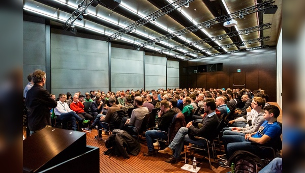 Austausch und Diskussion fanden bei der Infotech reges Interesse.