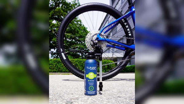 Neues Pannenspray kann auf der Fahrradtour wertvolle Dienste leisten.