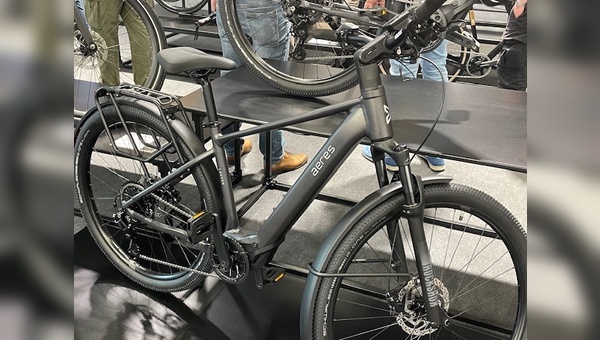 Foto: velobiz.de - die Marke Aeres wurde erstmals in Frankfurt auf der Eurobike gezeigt und stand jetzt bei den Partner Days in Belgien im Fokus. 