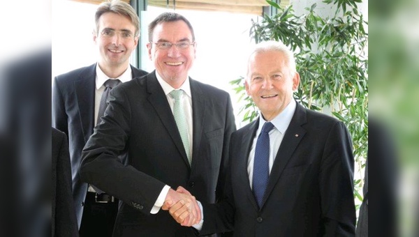 Deutscher Bahn-Chef Dr. Rüdiger Grube (links) trifft auf den ADFC-Bundesvorsitzenden Ulrich Syberg