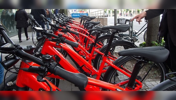 E-Bike-Premiere in der Düsseldorfer Innenstadt: Vado von Specialized