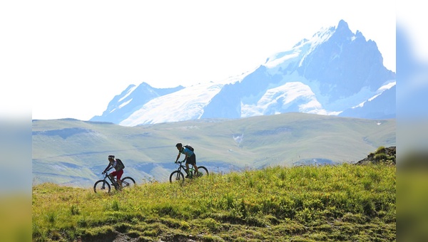 ZEG bietet Touristikern mit ihren Marken Zemo und Bulls sowie mit Partner KTM künftig ein Komplettpaket für den E-Bike-Verleih.