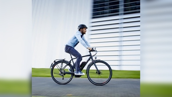 In der Schweiz ist das Tragen eines Fahrradhelms für S-Pedelec-Fahrer seit fünf Jahren verpflichtend.