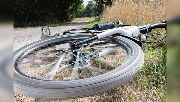 Nicht gewartete Fahrräder und E-Bikes erhöhen das Risiko von gefährlichen Fahrsituationen.