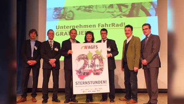 2o Jahre Sternstunden „Der Förderkreis „Unternehmen FahrRad!“ gratuliert - u.a. vertreten durch Andreas Hombach (WSM), Albert Herresthal (VSF) und Konrad Weyhmann (Paul Lange)