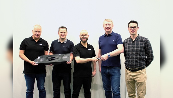 v.l.: Simon C. Smith (Thuns Key Account and Business Development Manager), Gary Turner (Chicken CycleKits Miteigentümer and Sales Director), Michael Catlin (Chicken CycleKits Miteigentümer and Commercial Director), Alex Thun (Thuns CO-CEO) and Jason Smith (Chicken CycleKits Account Manager)