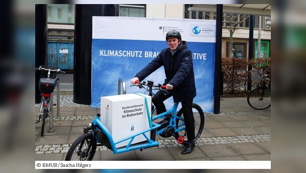 Staatssekretär Jochen Flasbarth eröffnet den Wettbewerb.