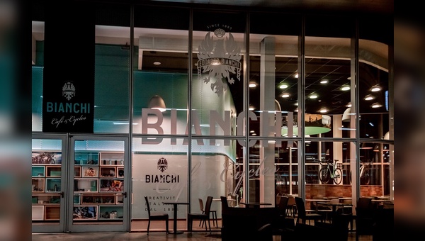 Bianchi Café & Cycles hat nun auch in Mailand eine Filiale.