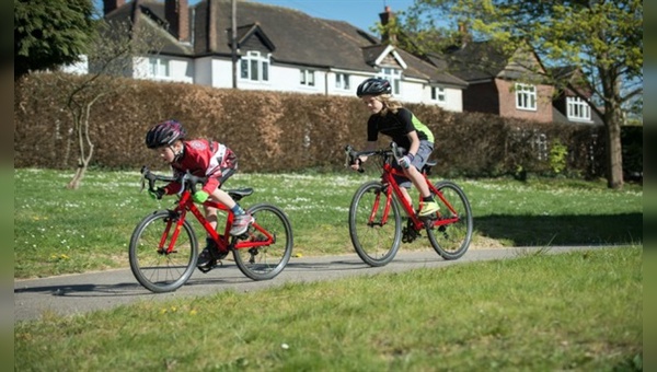 Nun auch Rennräder für Kinder im Programm