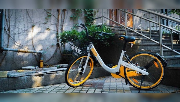 Nicht überall stehen die "Obikes" so malerisch in der Stadt.