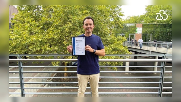 Foto: Business Bike - Geschäftsführer Stefan Page freut sich über die Zertifizierung.