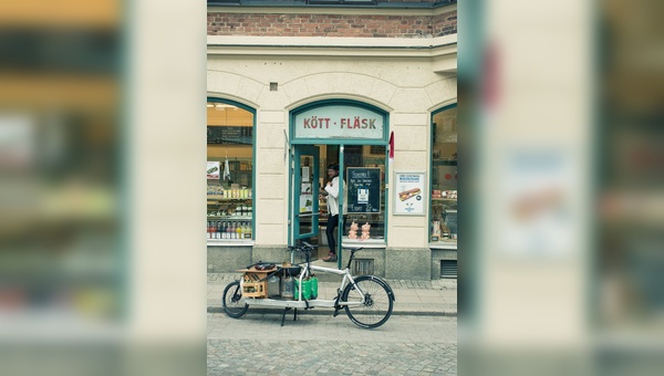 Stylish und praktisch: Der  Wocheneinkauf stellt für Cargobikes kein Problem dar.