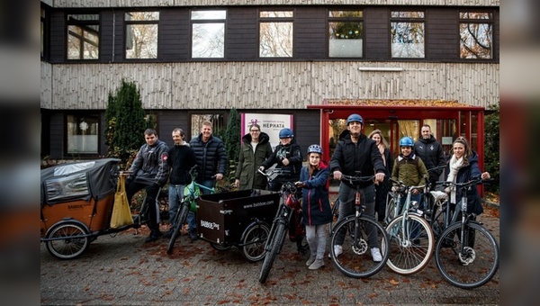 Fahrräder und E-Bikes aller Art umfasste die Spende von Lease a Bike zusammen mit Borussia Mönchengladbach