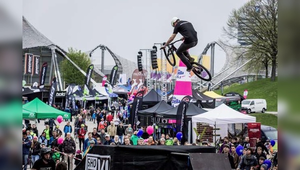 Premiere bei Aprilwetter im Olympiapark