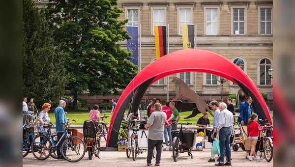 Cargo Bike Roadshow macht Station in vielen Staedten in Deutschland und Österreich.