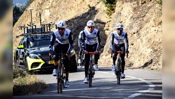 Nah dran sein bei der Tour-de-France und dem Profi-Rennradteam Qhubeka ASSOS