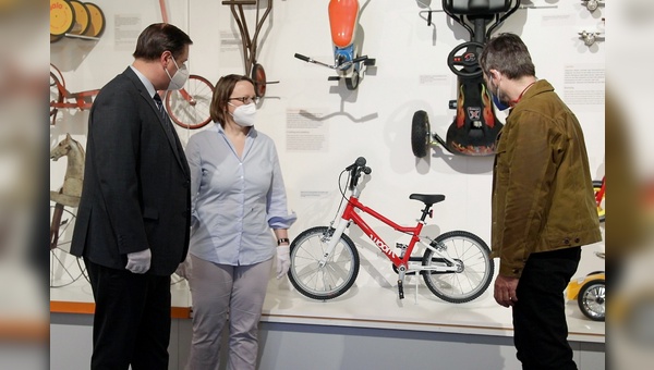 Uebergabe des 500.000ste Woom Bikes an das Technische Museum Wien.