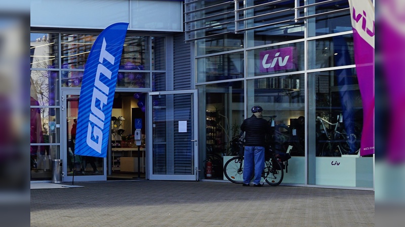 Eingangsbereich des in diesem Frühjahr eröffneten Giant-Stores in Bremen.