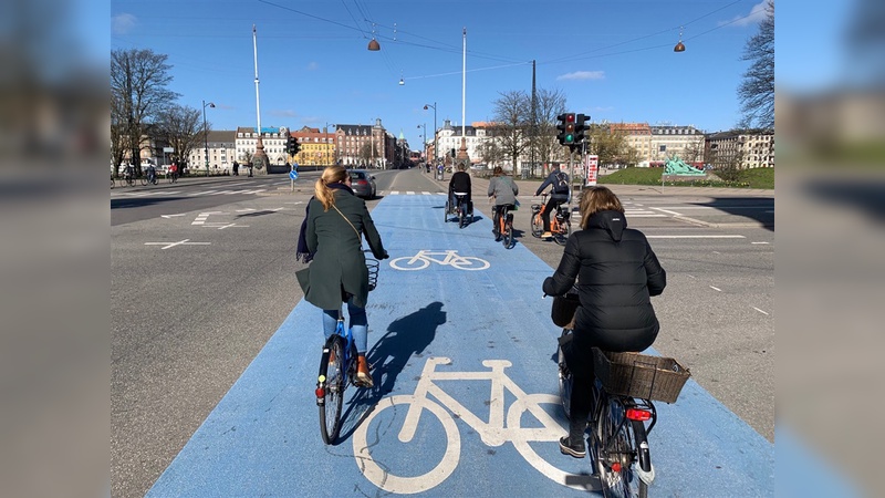So wie hier (in Kopenhagen) sehen vorbildliche Radwege aus