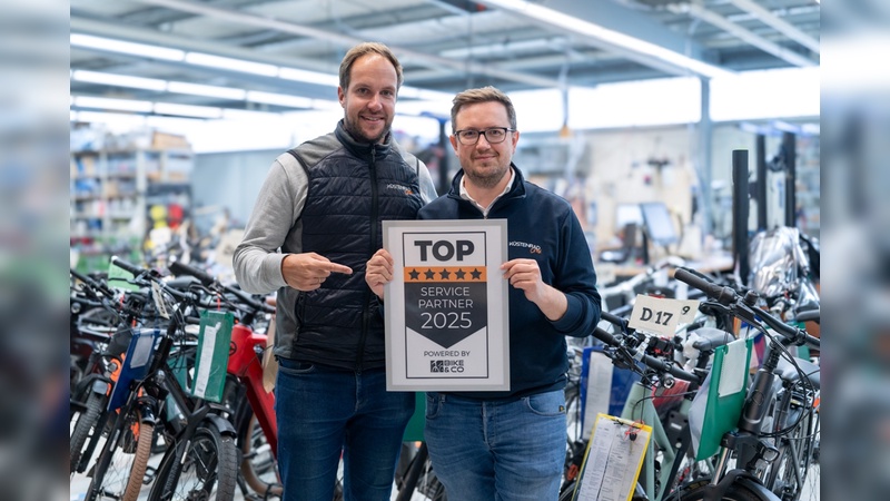 Foto: Küstenrad - Jonas Stolzke und Maximilian Schay freuen sich über die Auszeichnung. Foto: Küstenrad - Jonas Stolzke und Maximilian Schay freuen sich über die Auszeichnung.