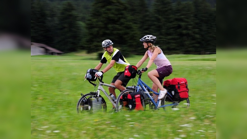 Die Zahlen der Radurlauber legen immer noch weiter zu. Allerdings hat sich das Wachstum in der Fahrradtourismus-Branche ein wenig verlangsamt. Die Zahlen der Radurlauber legen immer noch weiter zu. Allerdings hat sich das Wachstum in der Fahrradtourismus-Branche ein wenig verlangsamt.