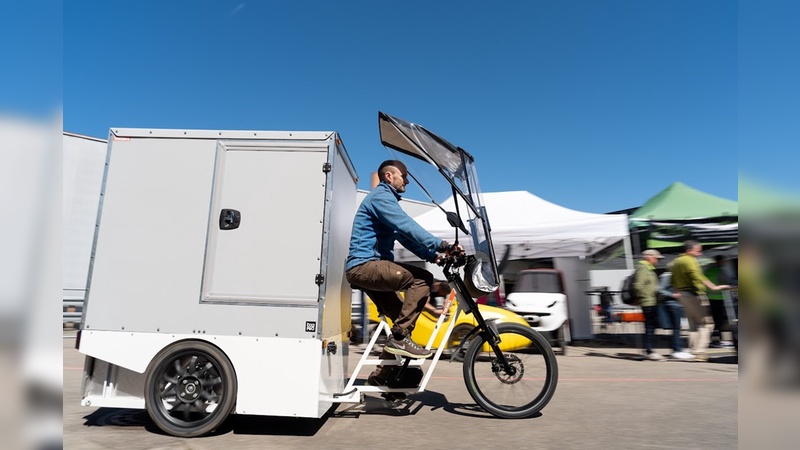 Foto: Spezi - Spezialradmesse - Lastenräder für den Transport von schweren Lasten sind auf der Spezi in Freiburg zu sehen. 