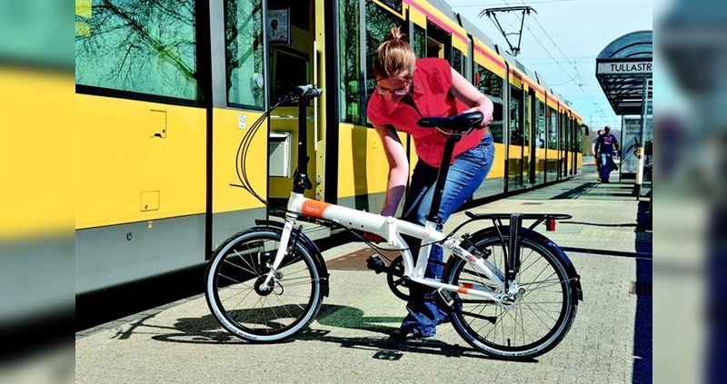 Darf in Karlsruhe immer mit an Bord - das Faltrad