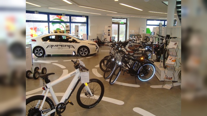 Wie werden E-Bikes im Jahr 2020 gekauft. Eine Idee davon geben jetzt schon die neu entstehenden Fachgeschäfte für E-Mobilität, wie hier an der Automeile in Karlsruhe.