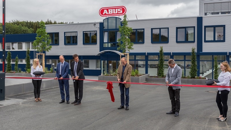 Feierliche Eröffnung des Ausbaus am Standort Rehe.