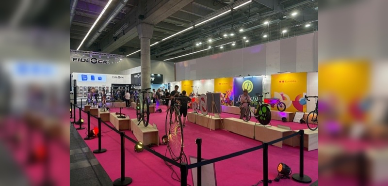 Foto: velobiz.de - es ist angerichtet auf der Eurobike: die fahrstil-Trendlounge im Zeichen von Laufradgrößen Foto: velobiz.de - es ist angerichtet auf der Eurobike: die fahrstil-Trendlounge im Zeichen von Laufradgrößen
