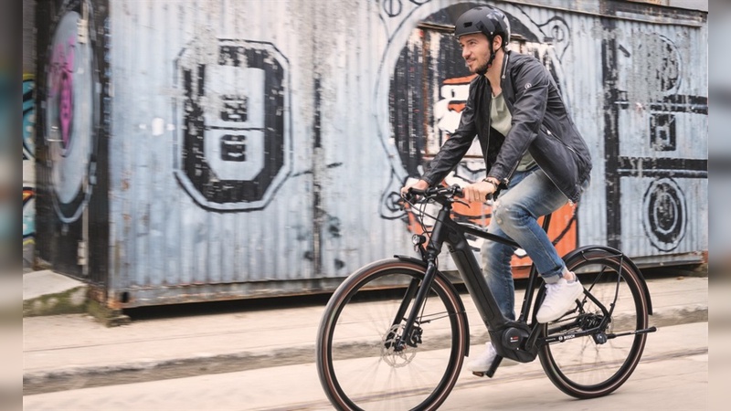 E-Bike statt Ski: Bosch präsentiert einen prominenten Markenbotschafter