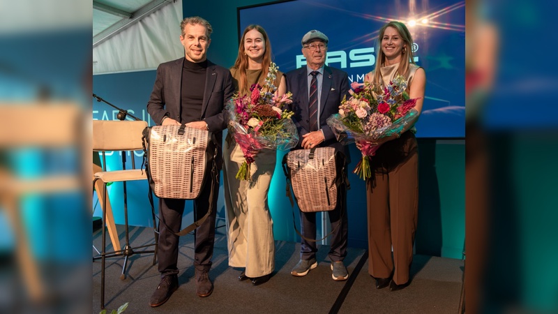 Foto: Basil - v. l. n. r. Marthijn van Balveren, Nico van Balveren, Jasmijn en Mirthe van Balveren. Foto: Basil - v. l. n. r. Marthijn van Balveren, Nico van Balveren, Jasmijn en Mirthe van Balveren.
