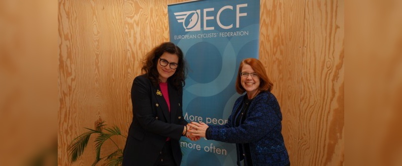 Danzigs Bürgermeisterin Aleksandra Dulkiewicz (links) traf Jill Warren, CEO der European Cyclists' Federation. 