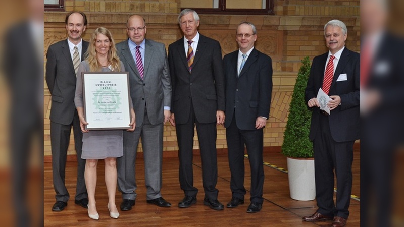 v.l.: Martin Oldeland (Mitglied des Vorstands von B.A.U.M. e.v.), Dr. Antje von Dewitz (Geschäftsführerin VAUDE), Peter Altmaier (Bundesumweltminister), Prof. Dr. Maximilian Gege (Vorstand von B.A.U.M. e.v.),